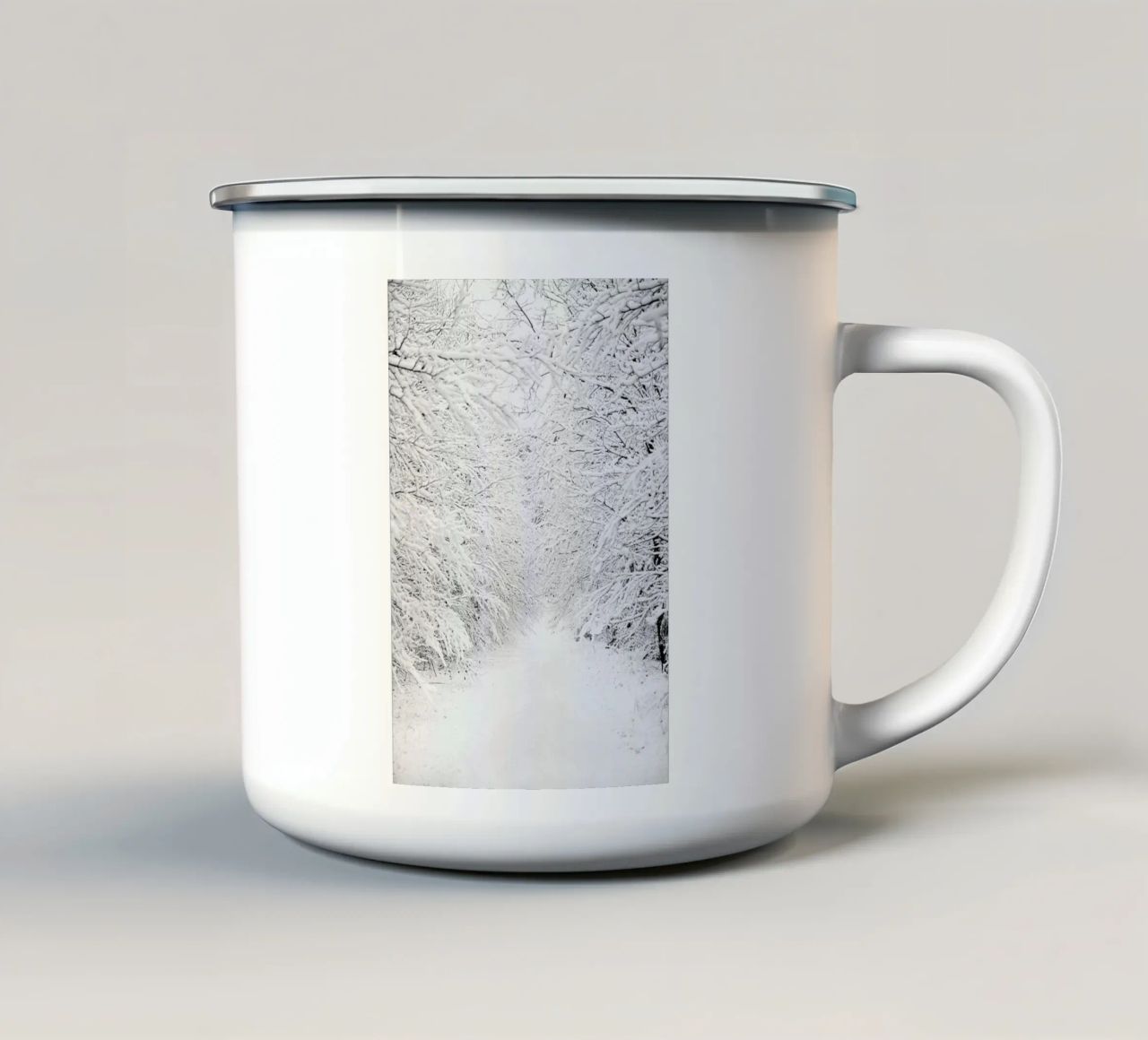 Walking in a Winter Wonderland tazza in smalto da Laura Palm