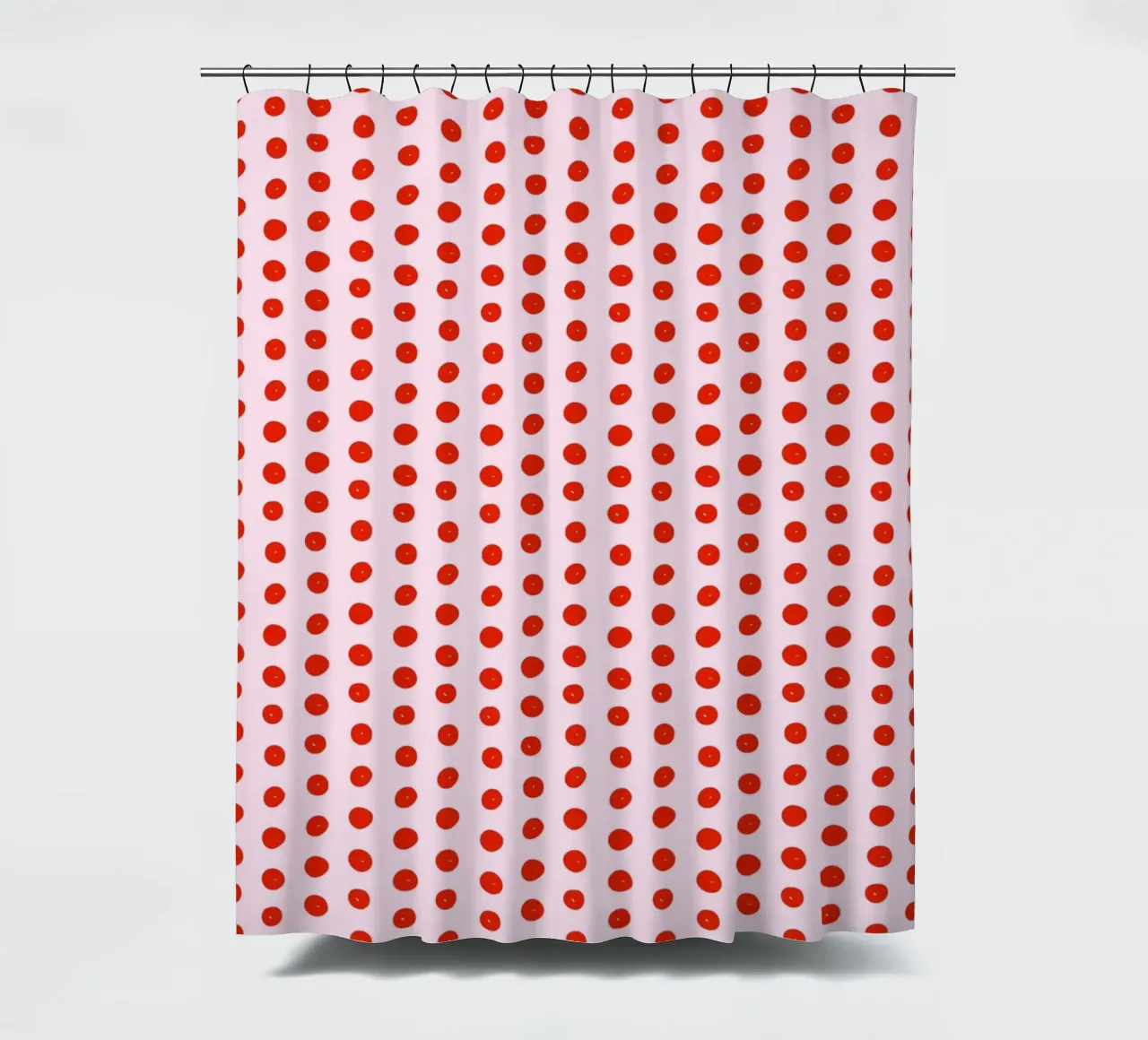 Red Dot Pattern Duschvorhang von treechild