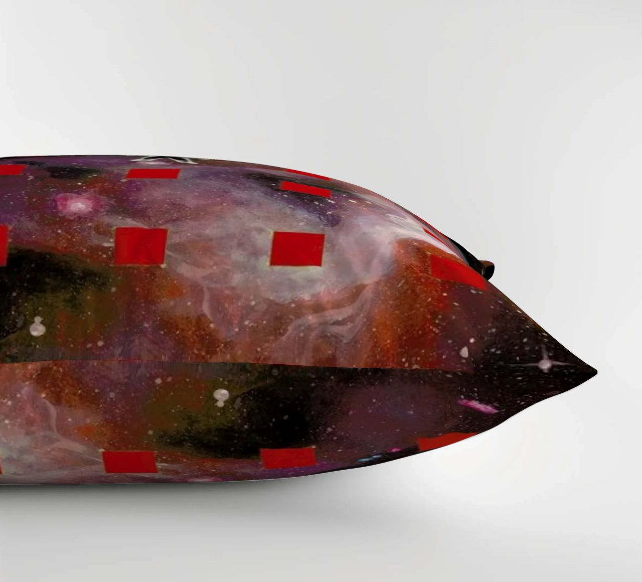 Lost In Red cuscino da Jared Yamahata