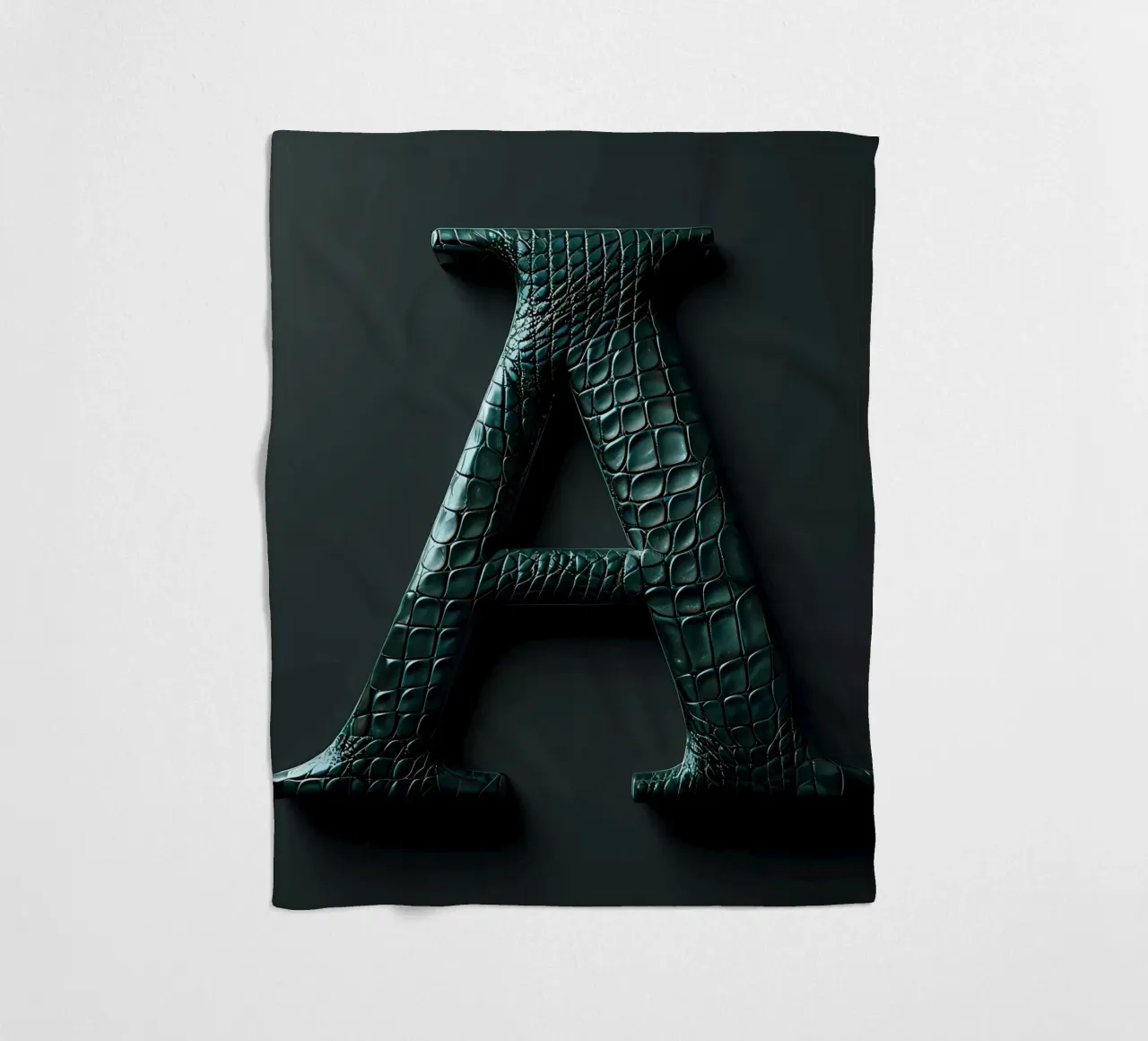 Lettera A in pelle di coccodrillo coperta in pile da inspirational quote