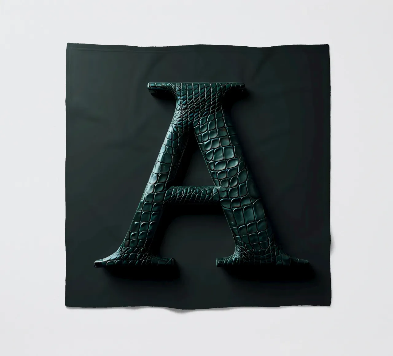 Lettera A in pelle di coccodrillo coperta in pile da inspirational quote
