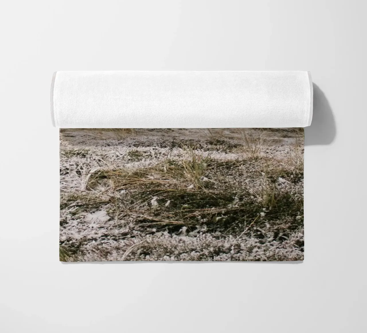 Leuchtturm in Winterlandschaft telo mare da The Wild Creative Studio