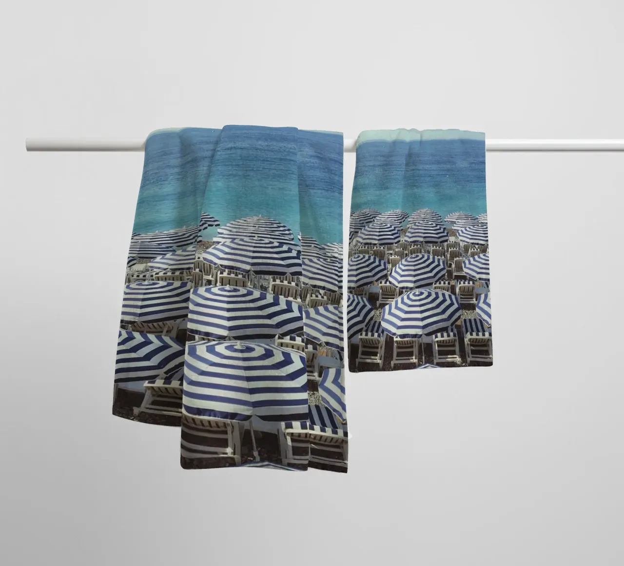 Paraplu Beach Club Zuid-Frankrijk badhanddoek van TheTravelClub