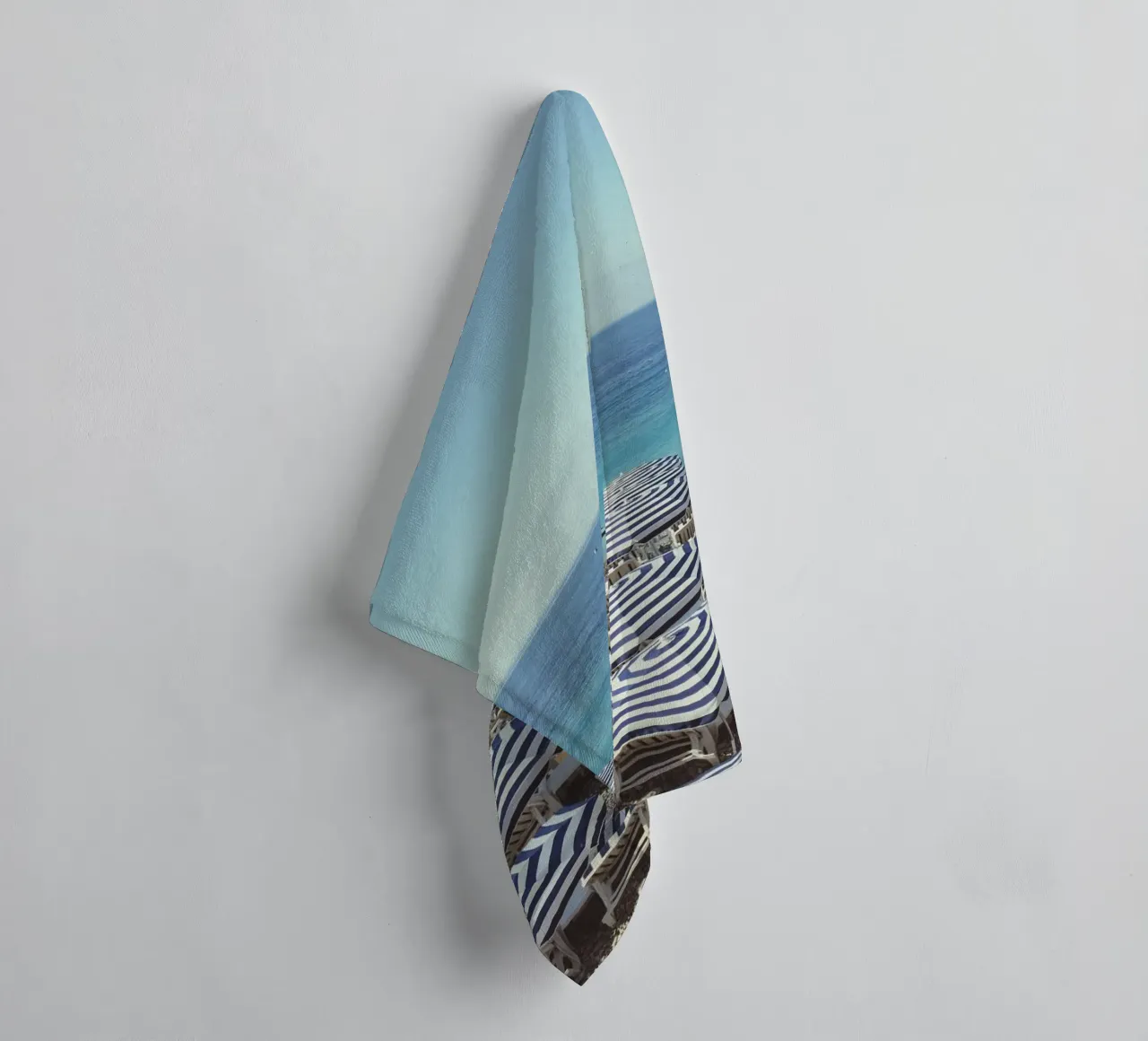 Paraplu Beach Club Zuid-Frankrijk badhanddoek van TheTravelClub