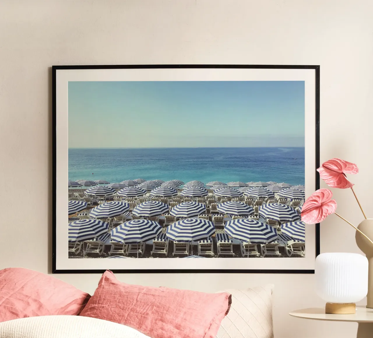 Sud della Francia Umbrella Beach Club poster da TheTravelClub