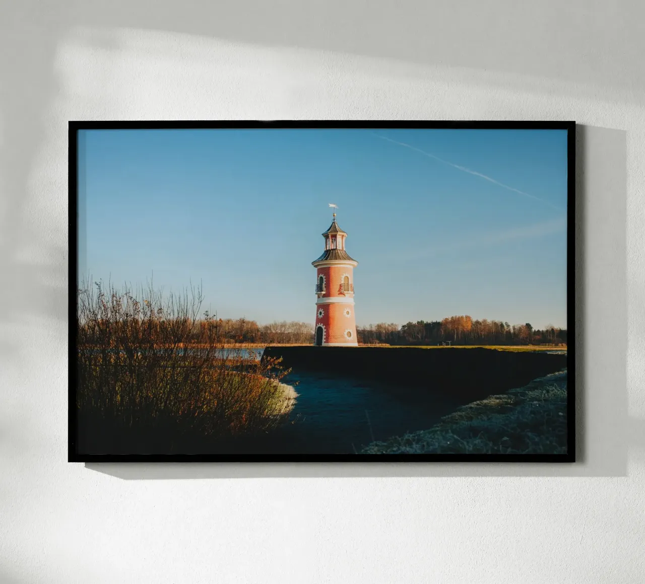 Leuchtturm Moritzburg | Herbst-Landschaft bei Dresden Poster von Bold and Retro