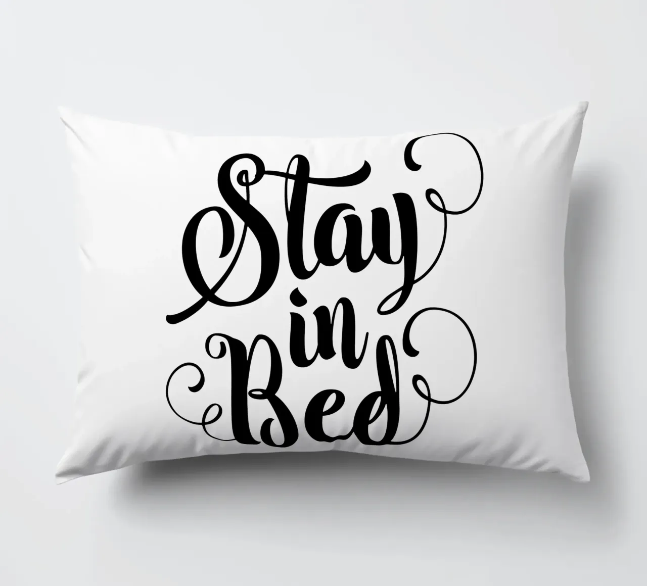 Stay In Bed Design tipografico in bianco e nero cuscino da THE MOTIVATED TYPE