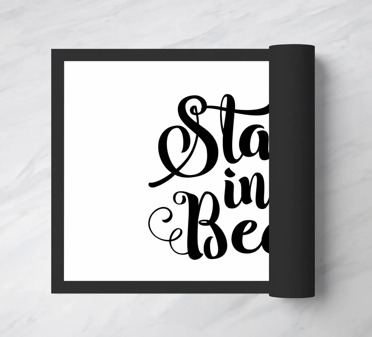 Stay In Bed Design tipografico in bianco e nero zerbino da THE MOTIVATED TYPE