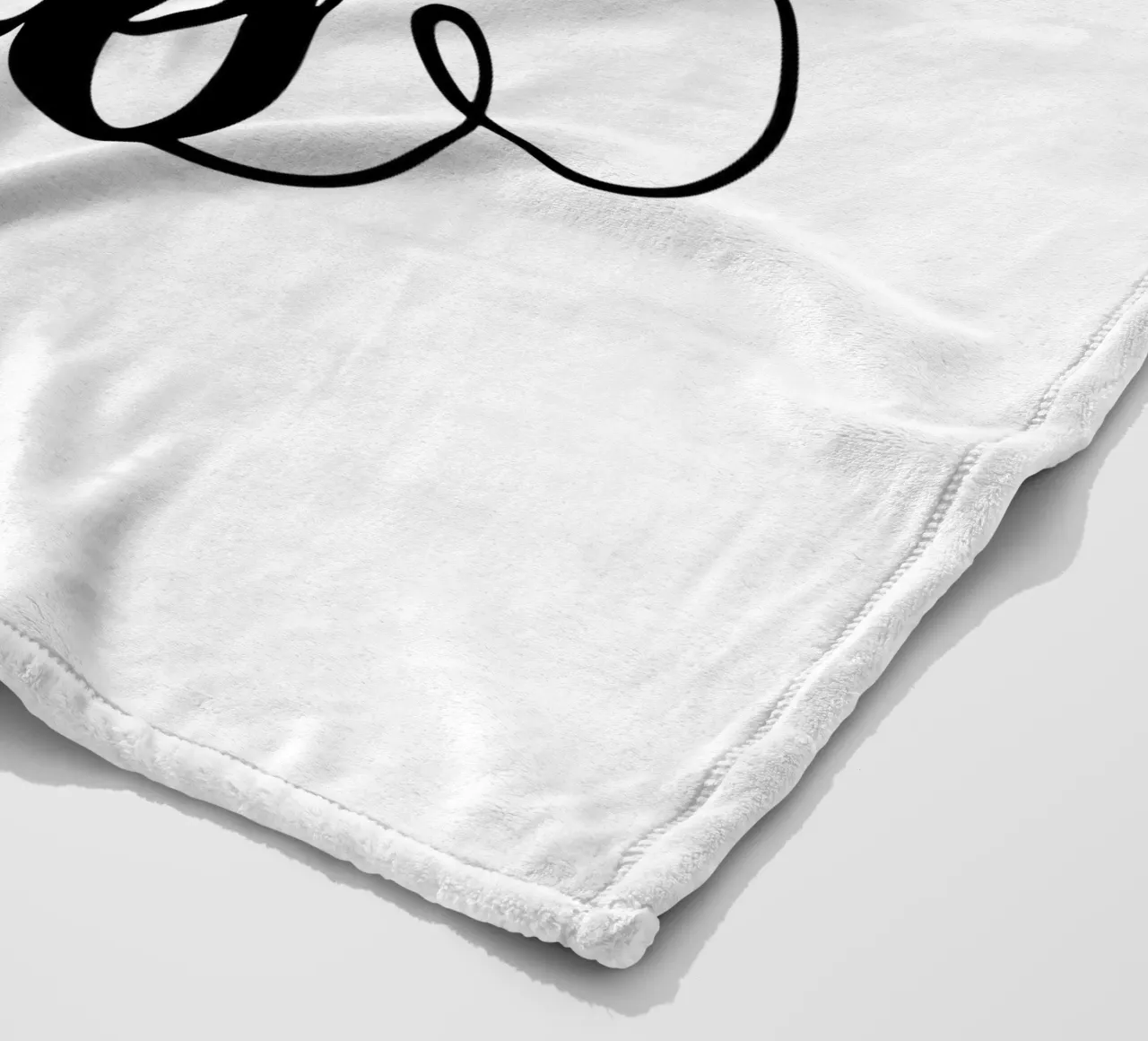 Stay In Bed Design tipografico in bianco e nero coperta in pile da THE MOTIVATED TYPE