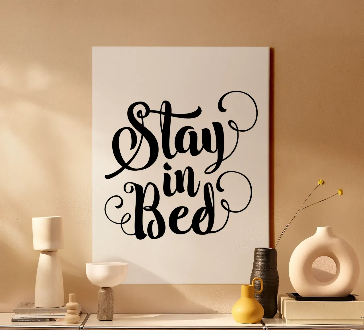 Stay In Bed Design tipografico in bianco e nero tela da THE MOTIVATED TYPE