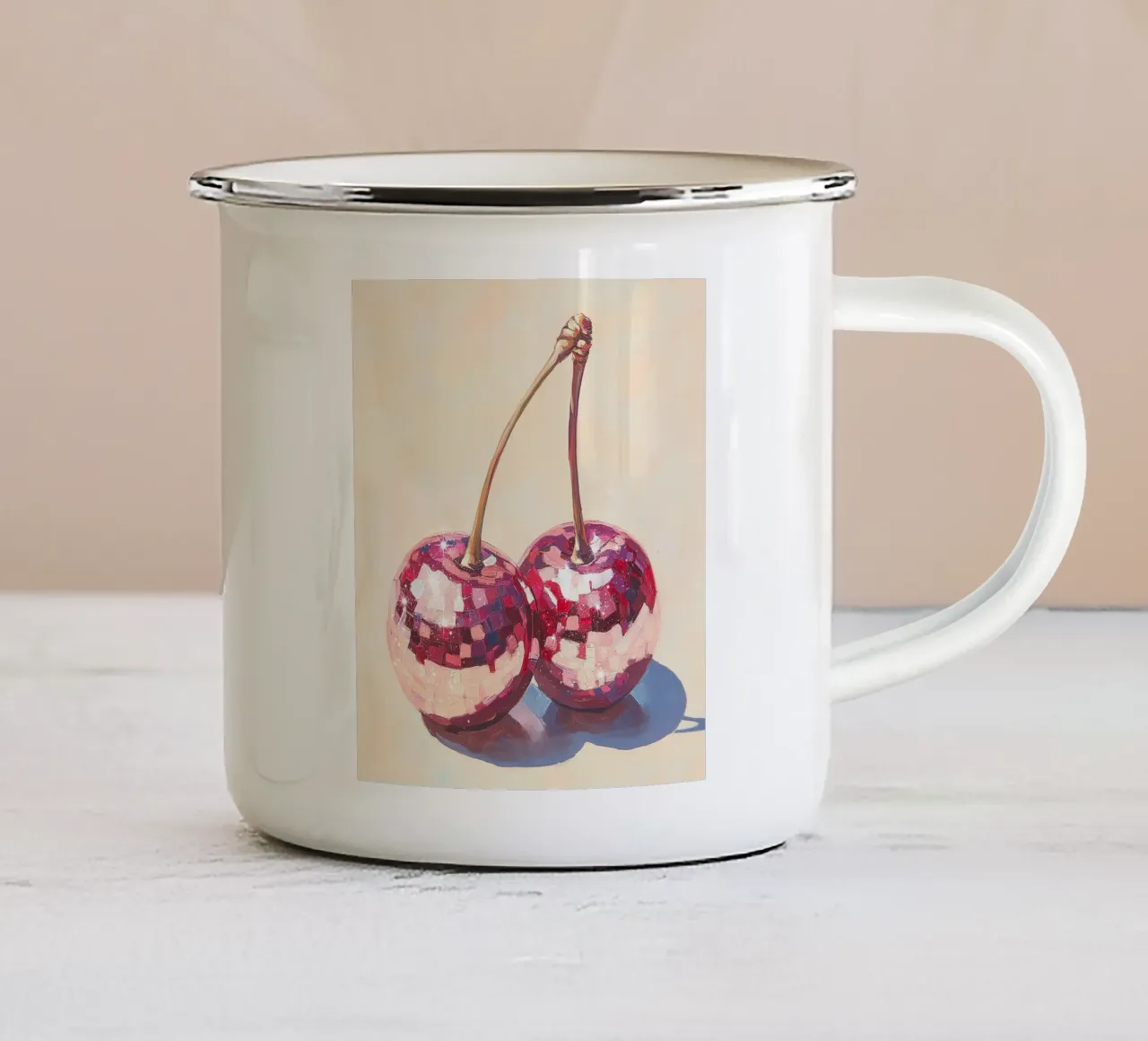 Ciliegie rosse Disco Ball tazza in smalto da Melloi Art Print