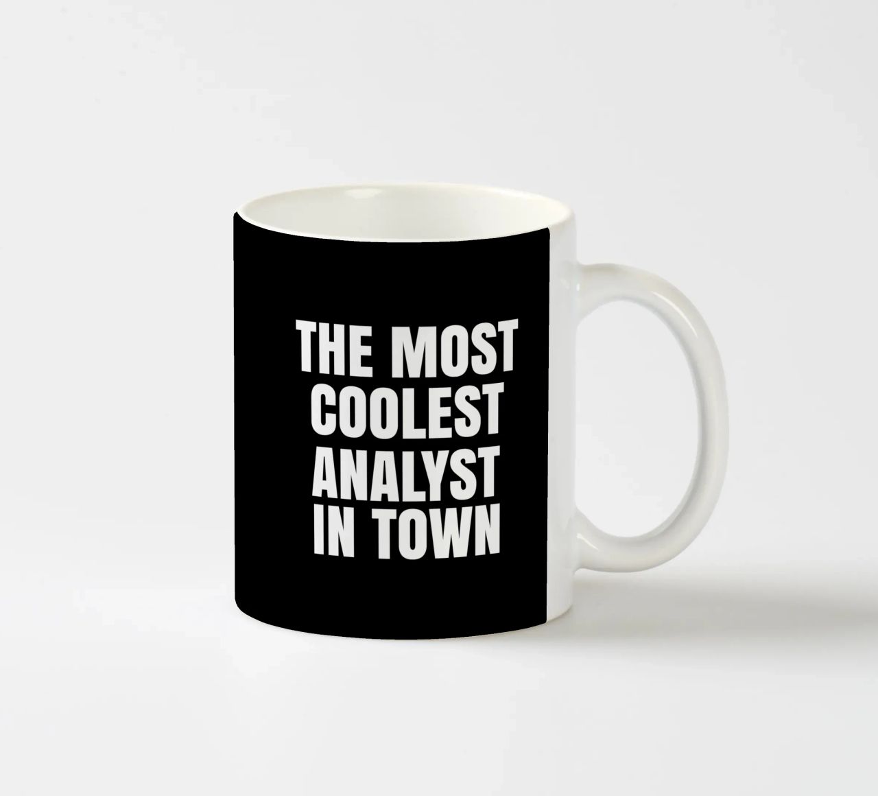 The most coolest analyst in town tazza in ceramica da happieeagle