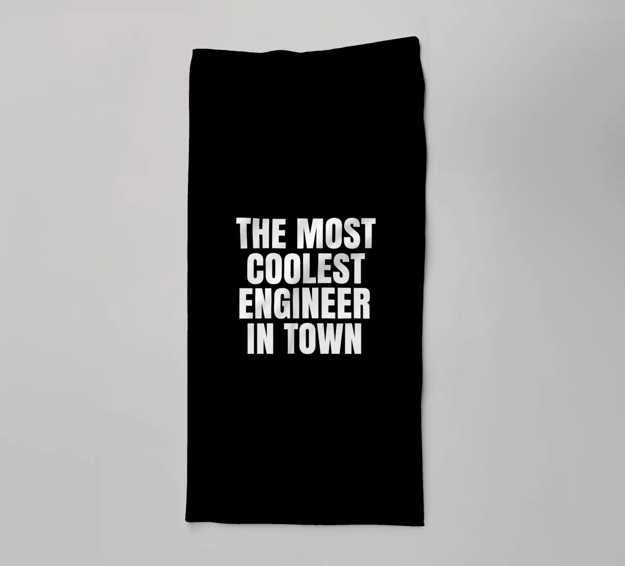 The most coolest engineer in town asciugamano da bagno da happieeagle