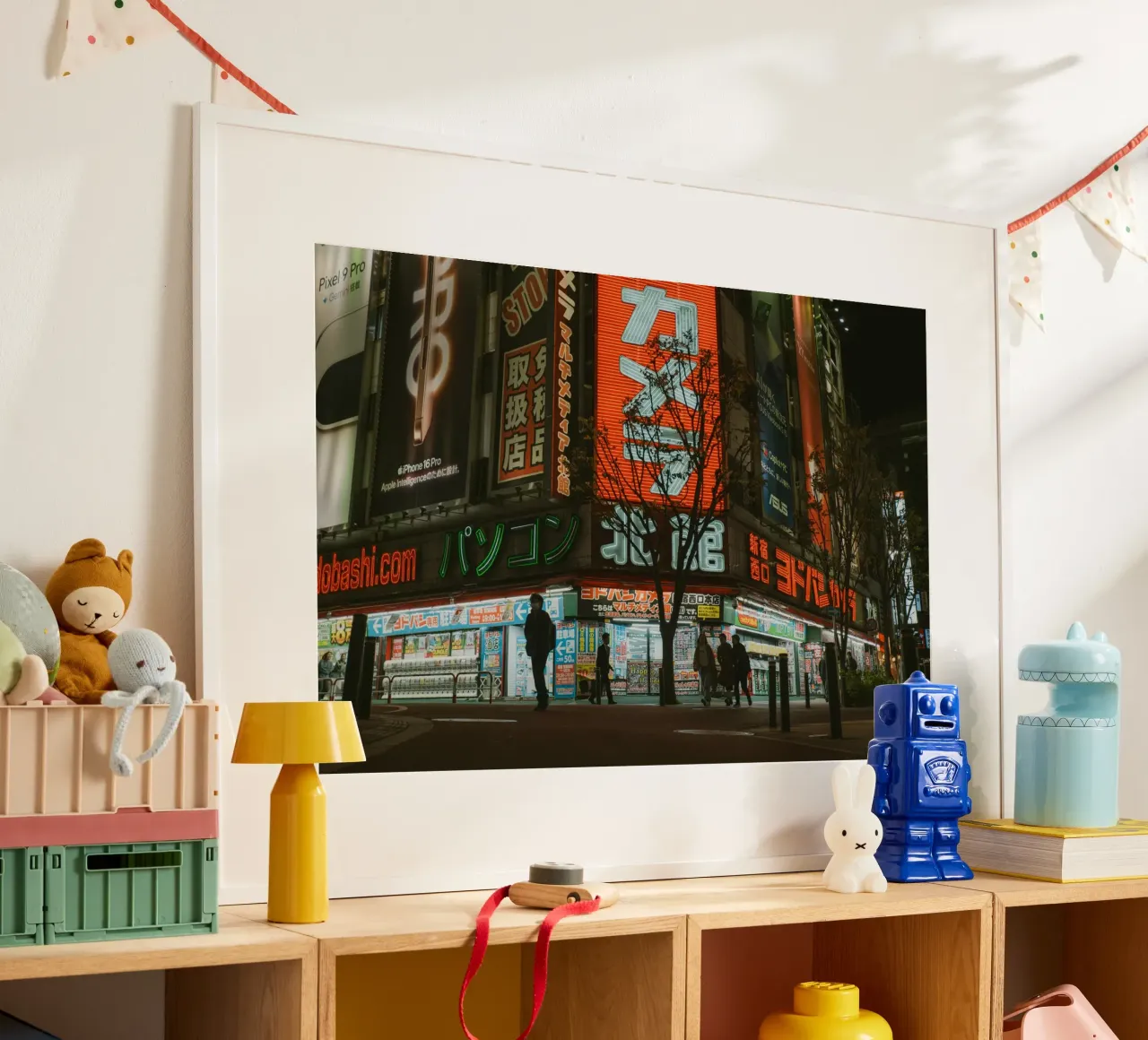 Luci al neon di Shinjuku a Tokyo, Giappone poster con telaio in alluminio da Marcel Bisig