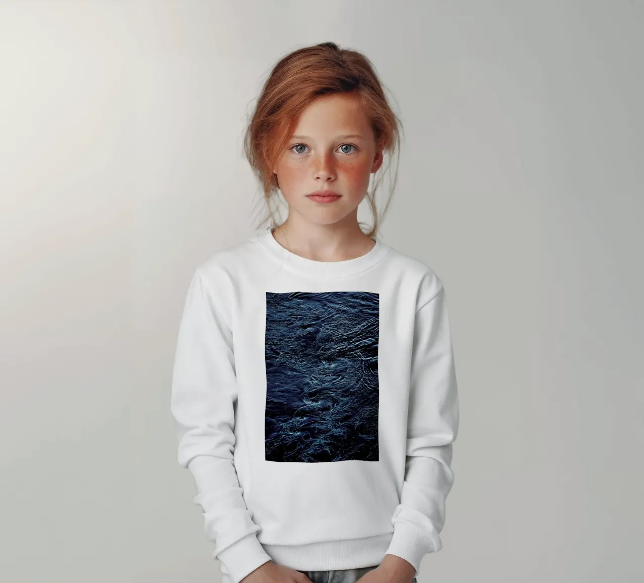 The Waves In Between sudadera para niño de Pale Grain
