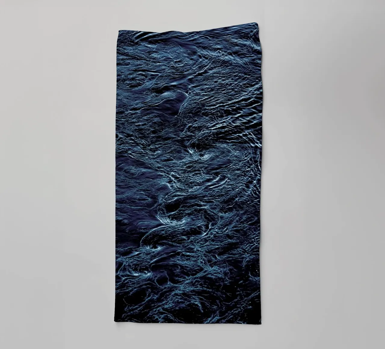 The Waves In Between asciugamano da bagno da Pale Grain