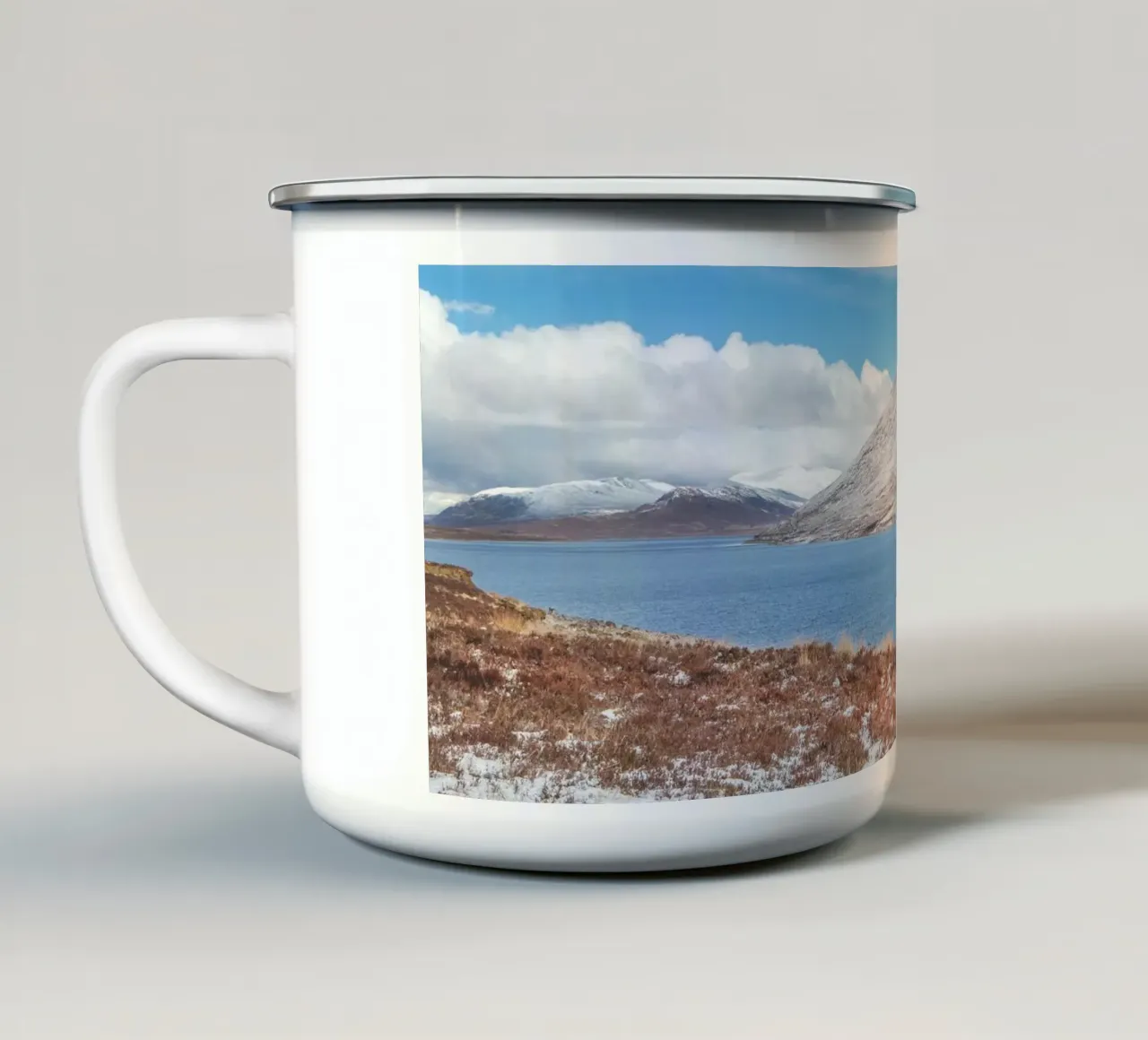 Neve delle Highlands tazza in smalto da Dave Hare Photography