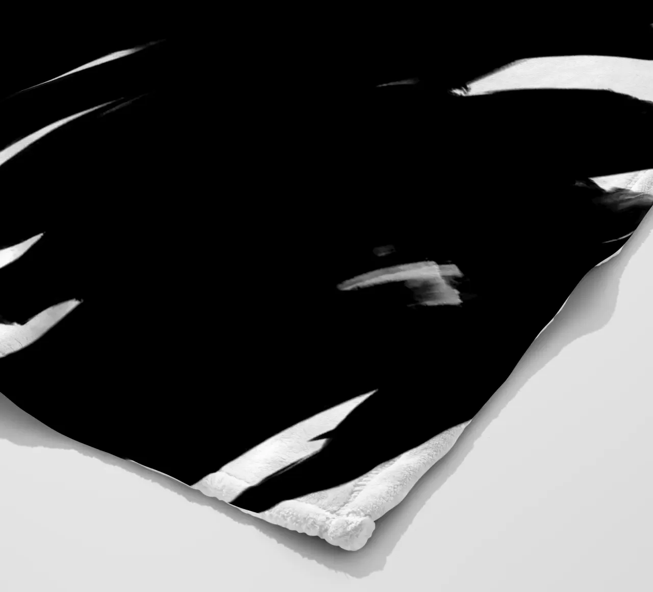 Bianco e nero astratto coperta in pile da Studio B