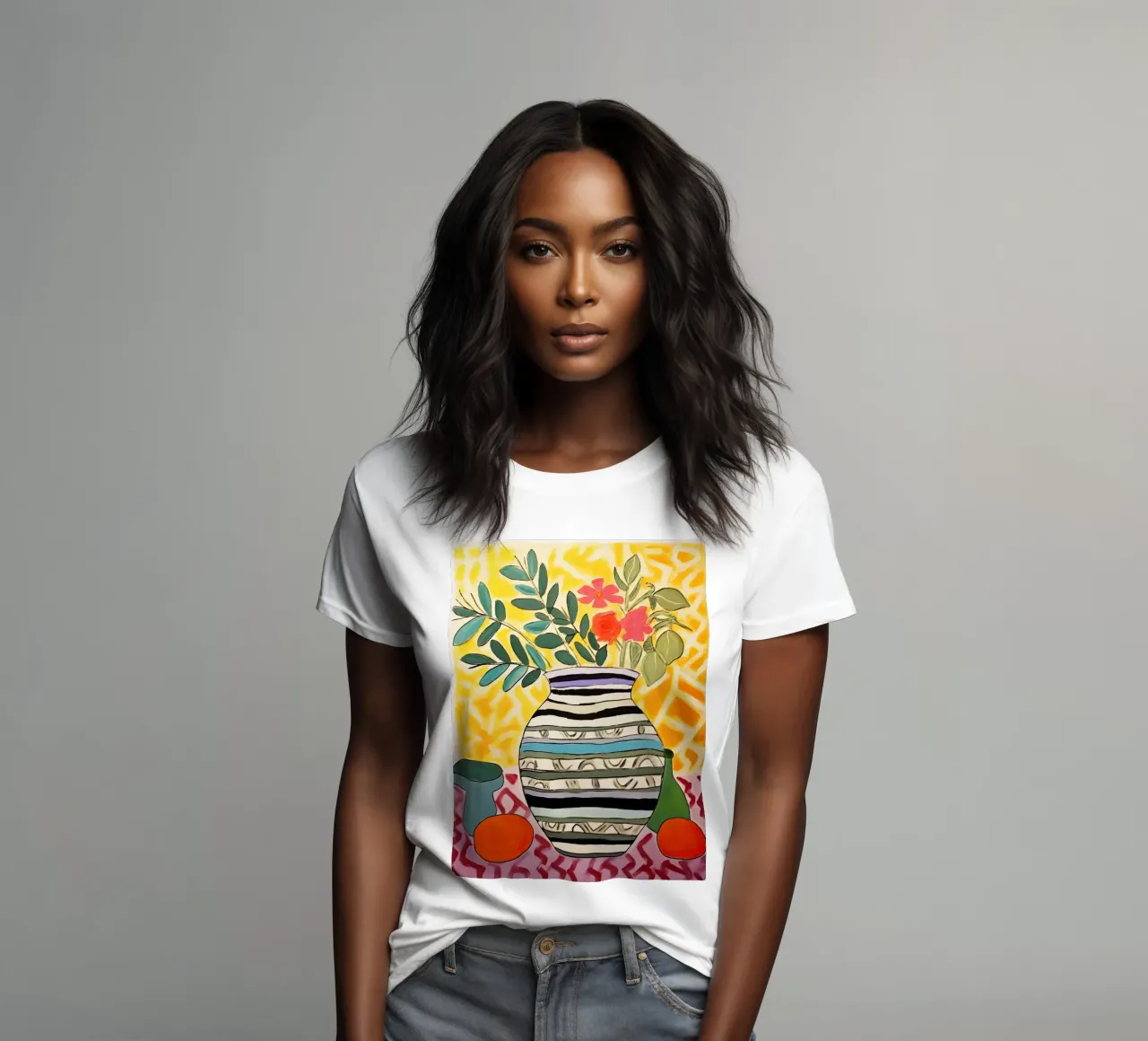 Jarrón ornamental con flores camiseta de mujer de DaarbyN