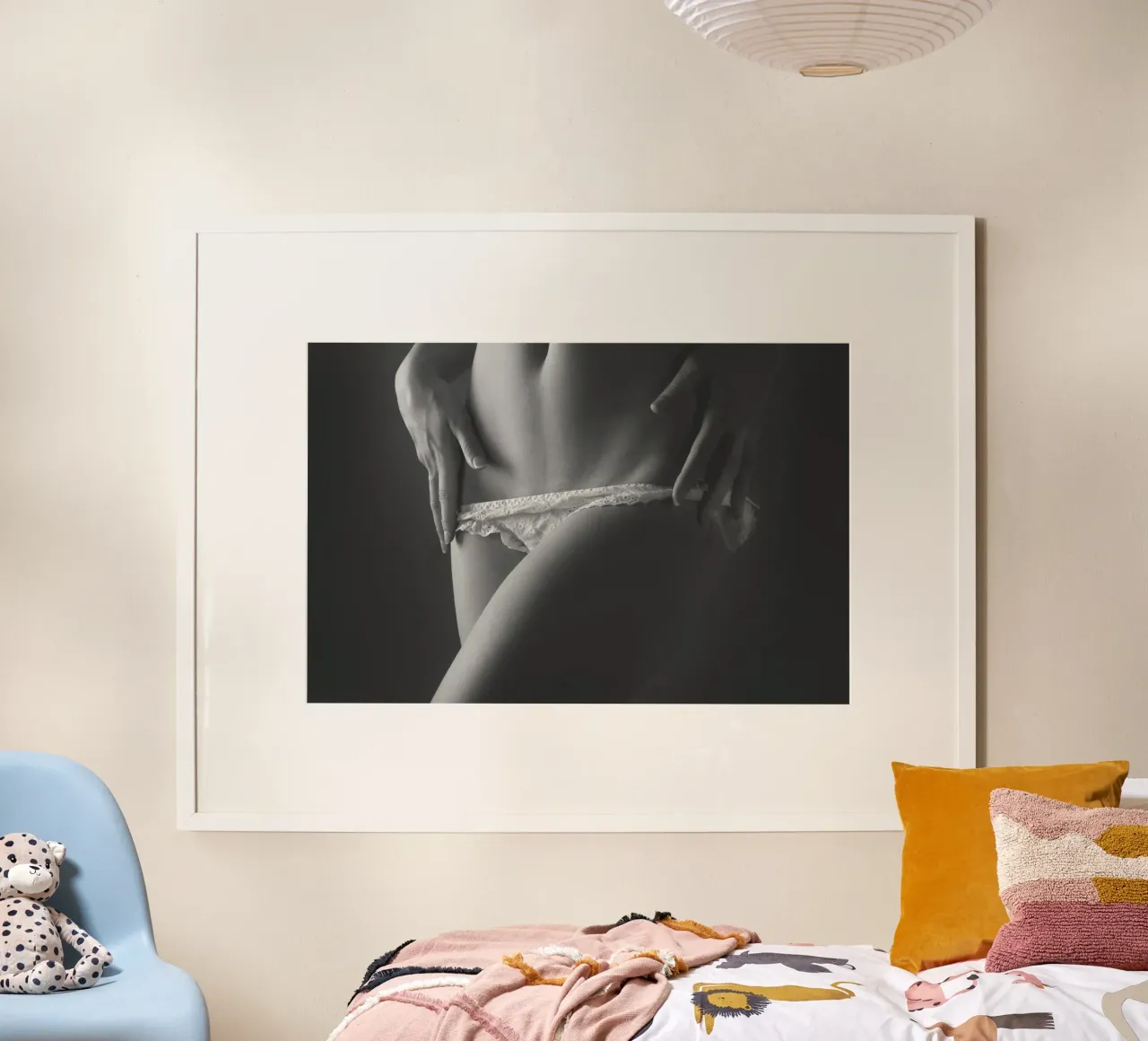 Kleine weiße Unterwäsche mono Poster von Dave Hare Photography