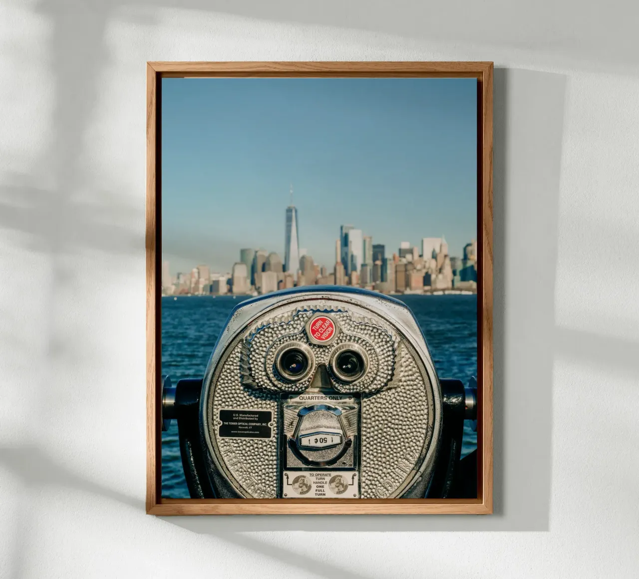 Skyline di New York - Vista di Manhattan con un binocolo alluminio dibond da Bold and Retro