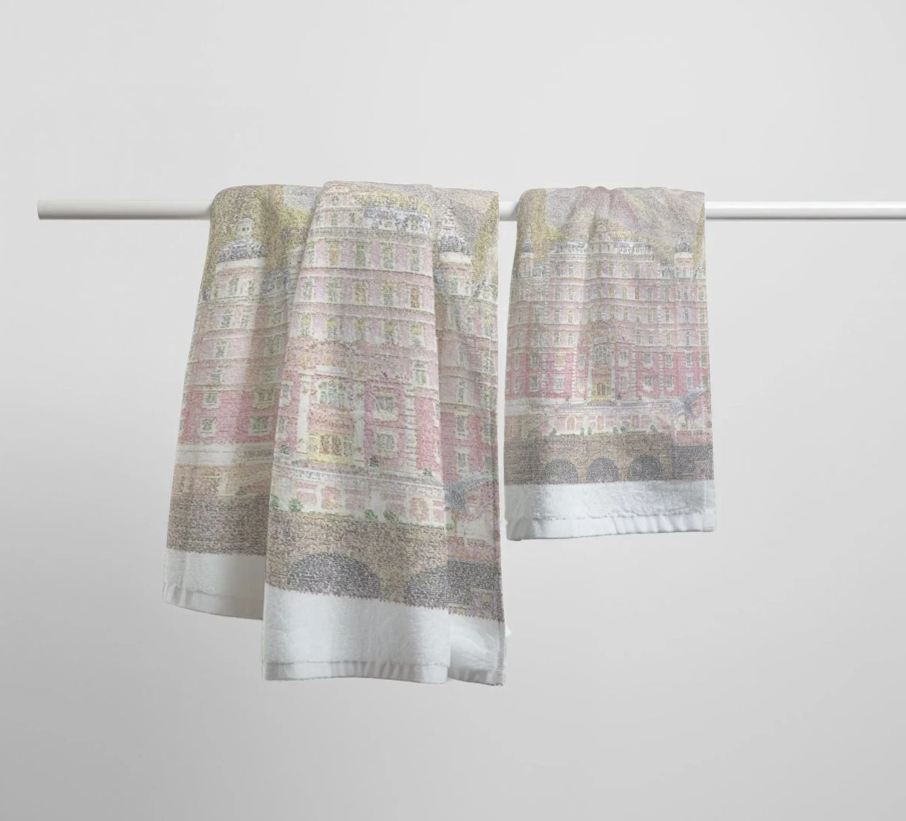 Grand Budapest Hotel asciugamano da bagno da Robotic Ewe