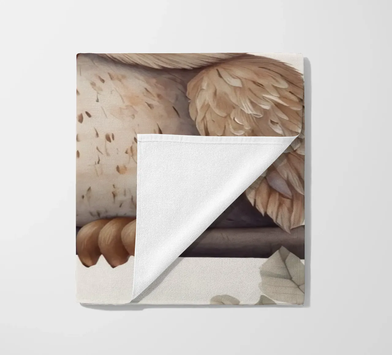 Illustrazione di un gufo sul ramo di un albero che indossa un cappello telo mare da ARTVI-SHOP