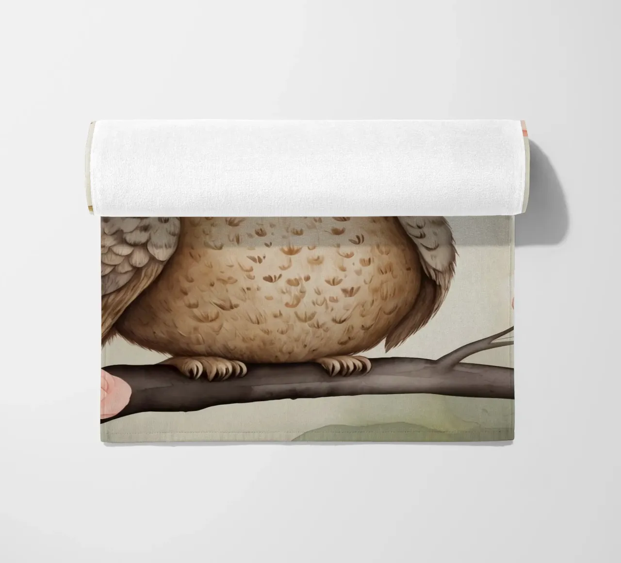 Illustrazione di un gufo sul ramo di un albero che indossa un cappello telo mare da ARTVI-SHOP