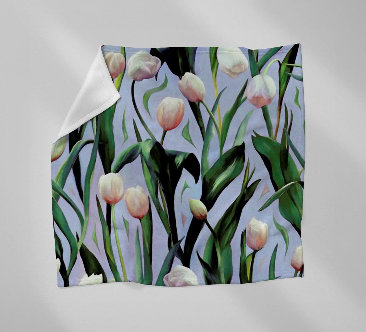 Waiting On The Blooming – Tulip Pattern coperta in pile da Micklyn Le Feuvre
