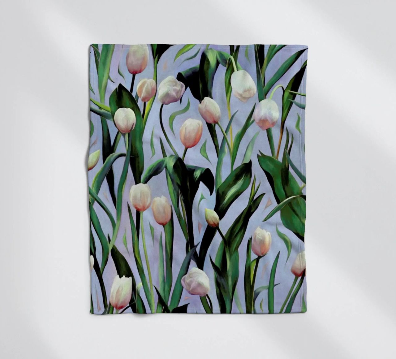 Waiting On The Blooming – Tulip Pattern coperta in pile da Micklyn Le Feuvre
