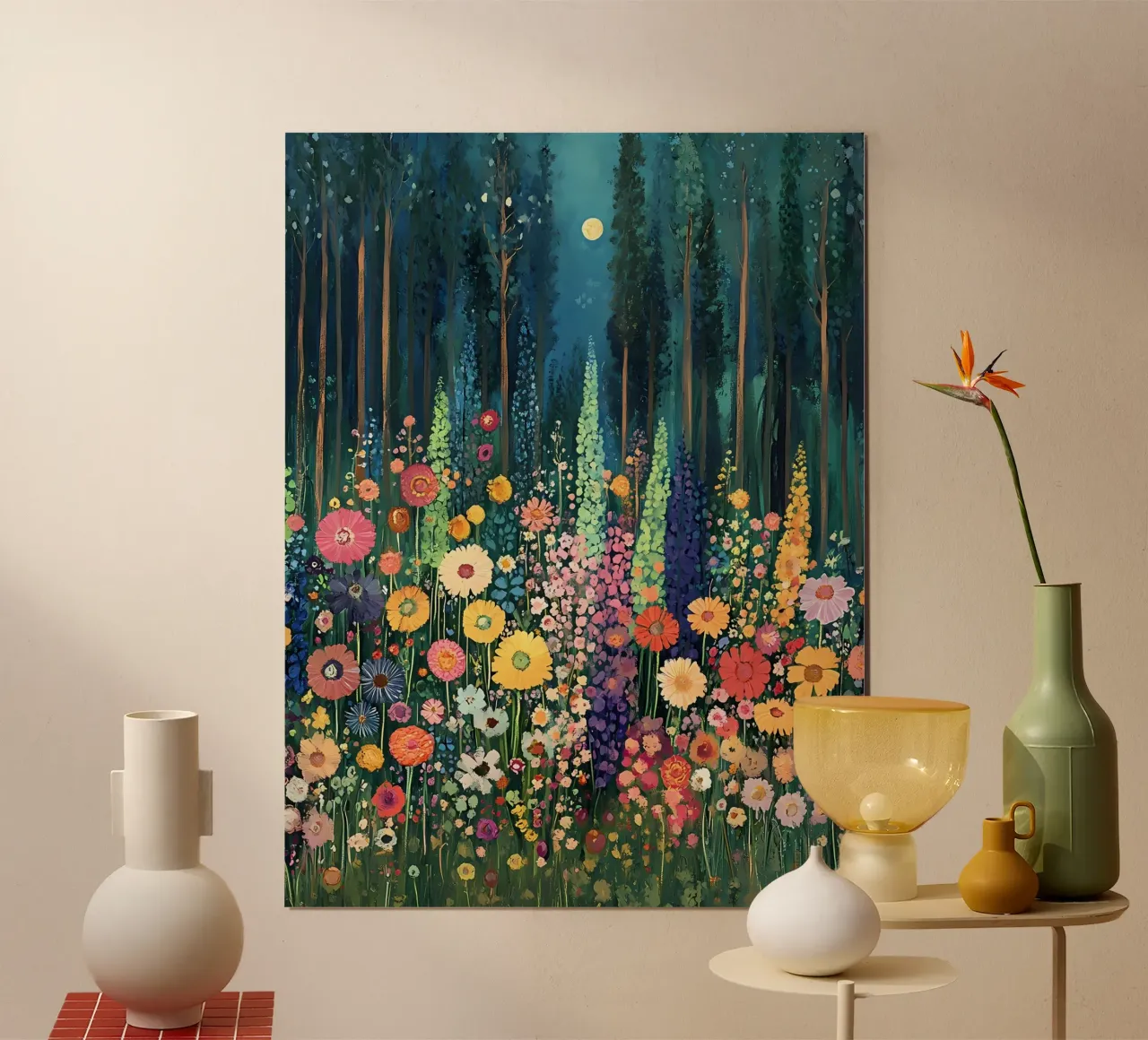 Prato di fiori selvatici al chiaro di luna poster con telaio in legno da IamHomeStudio