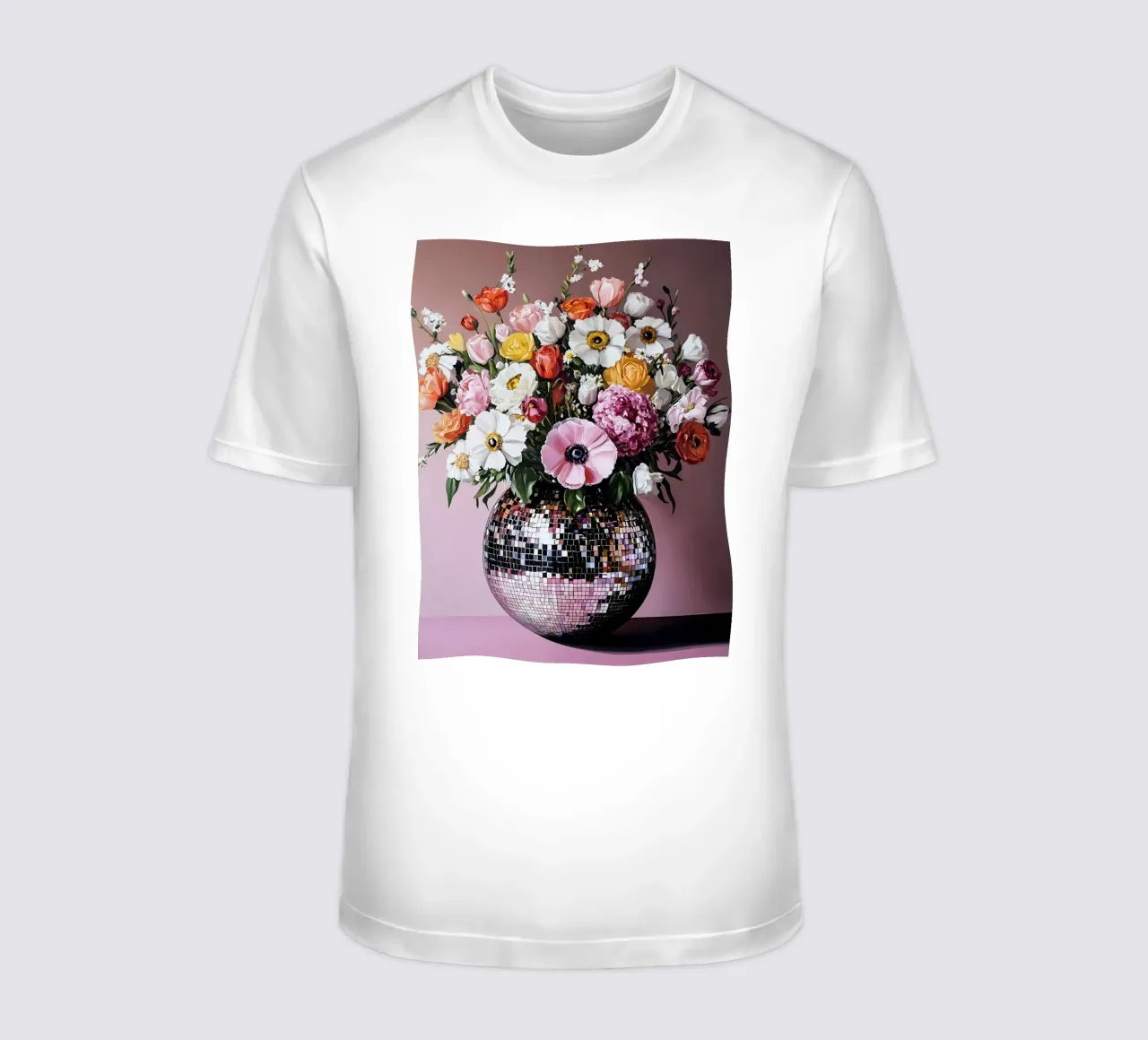 Palla da discoteca con fiori t-shirt da IamHomeStudio