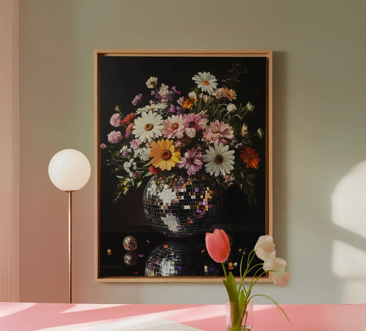 Palla da discoteca con fiori tela con Cornice a cassetta da IamHomeStudio