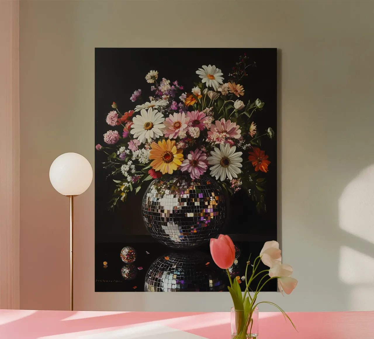 Palla da discoteca con fiori tela con Cornice a cassetta da IamHomeStudio