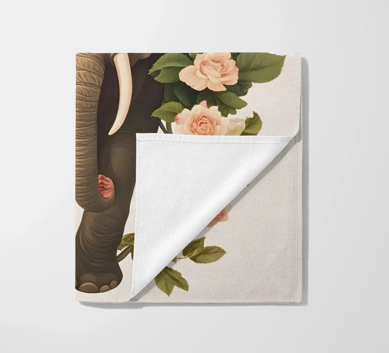 Elefante con fiori telo mare da IamHomeStudio