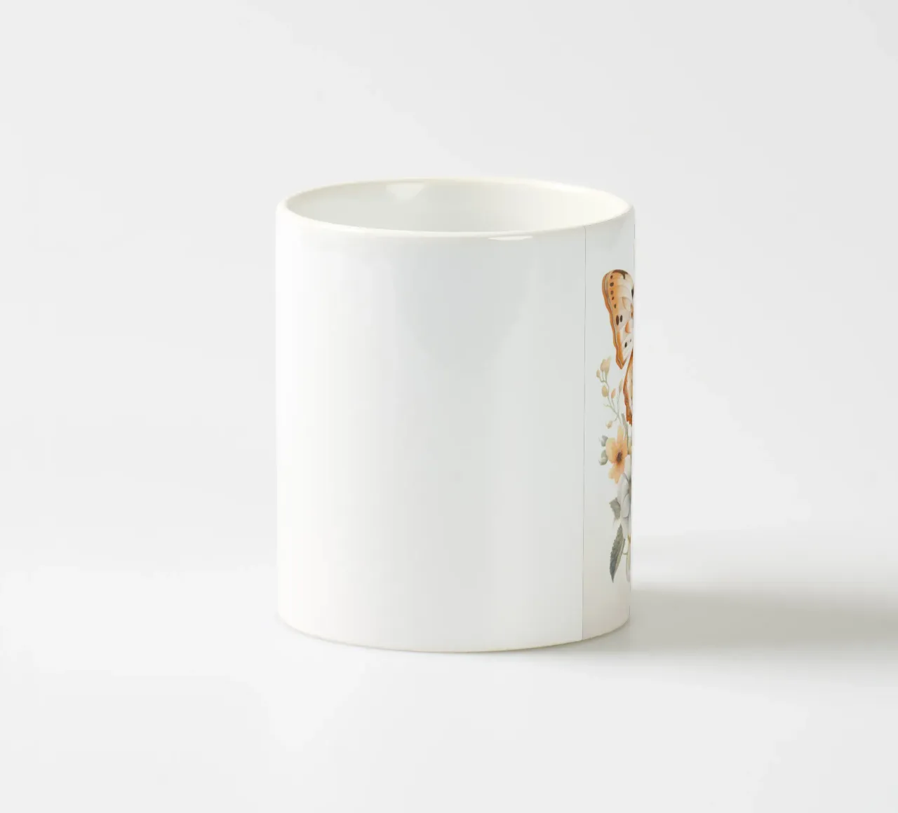Butterfly with flowers tazza in ceramica da IamHomeStudio