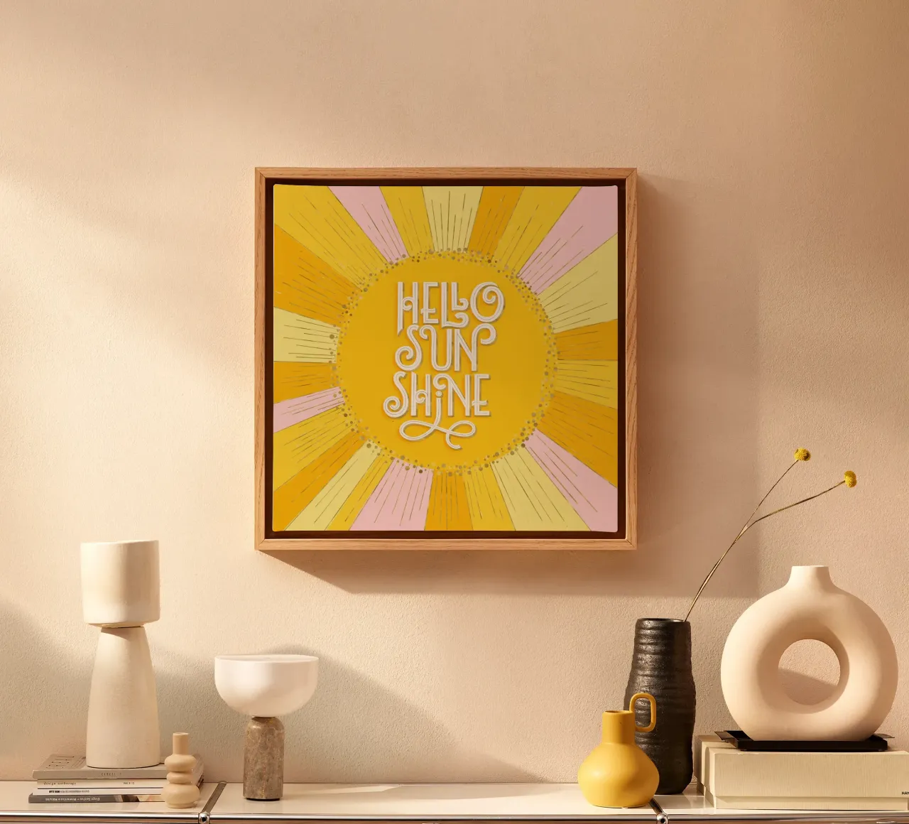 Hello Sunshine. Scrittura a mano su giallo, arancione e rosa tela con Cornice a cassetta da CalliLetters