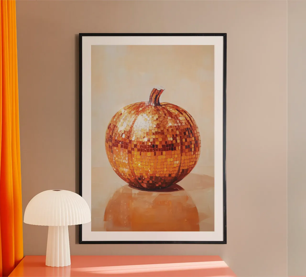 Zucca a palla da discoteca poster con telaio in legno da Melloi Art Print