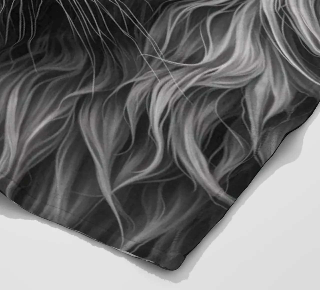 Löwenblick schwarz-weiß Fleecedecke von Carinaprint