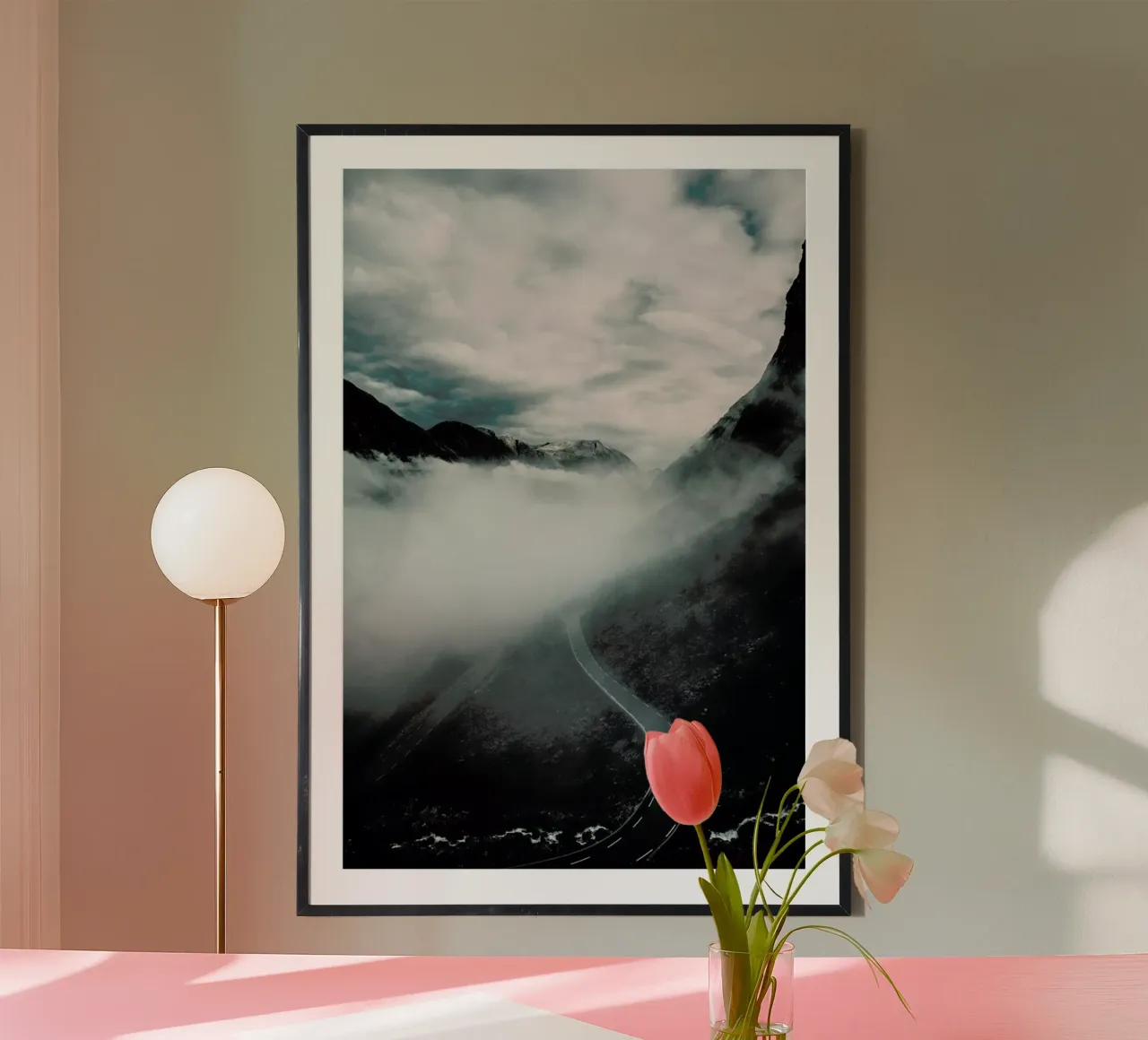Misty Roads poster con telaio in alluminio da Chris Abatzis