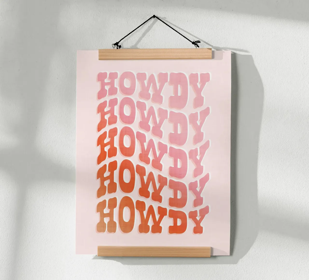 Ripetizione tipografica Wild West Howdy - Rosa pesca pastello poster da Dominique Vari Words
