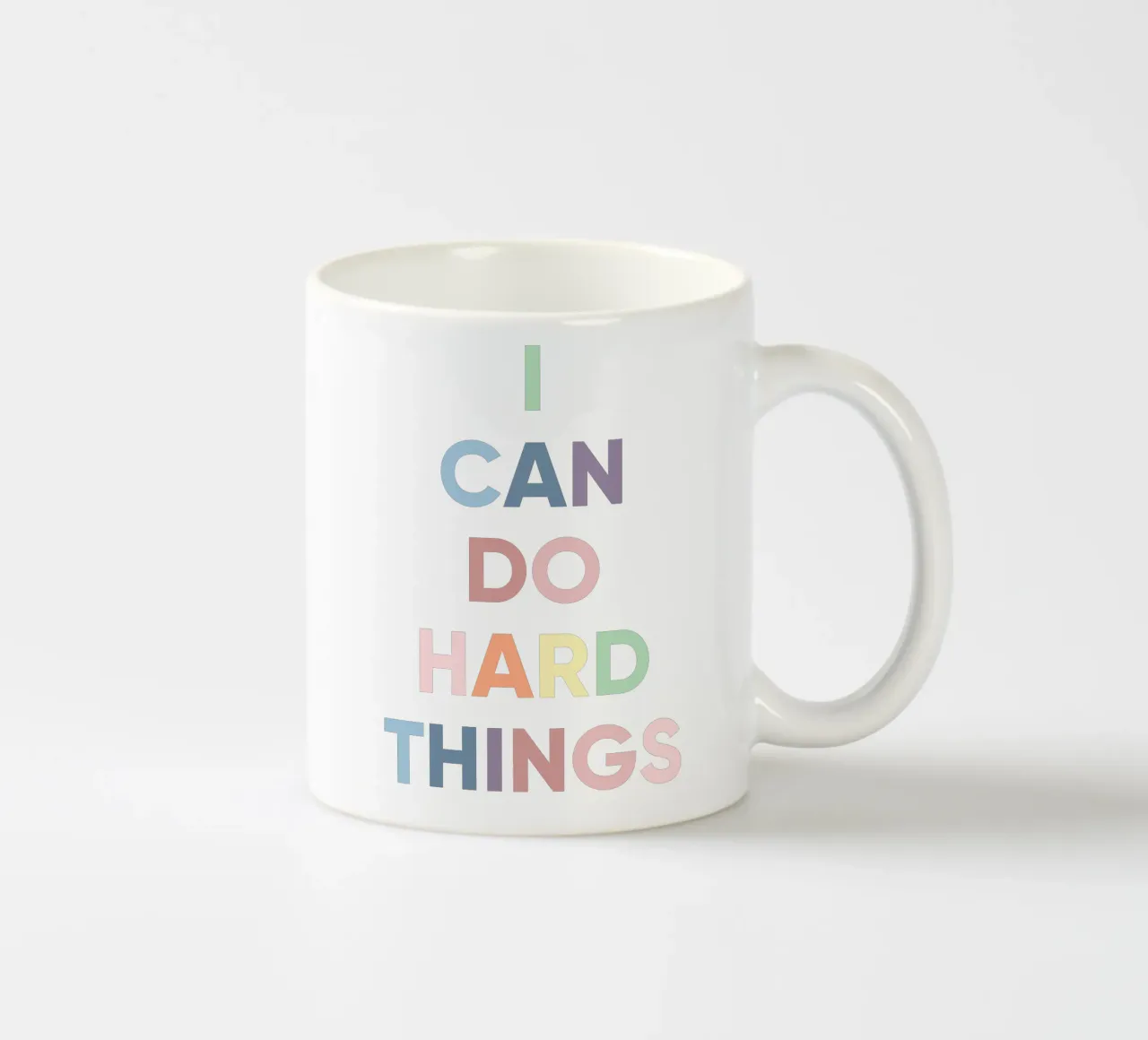 Je peux faire des choses difficiles, Affirmation Rainbow Print mug en céramique de Little Lola