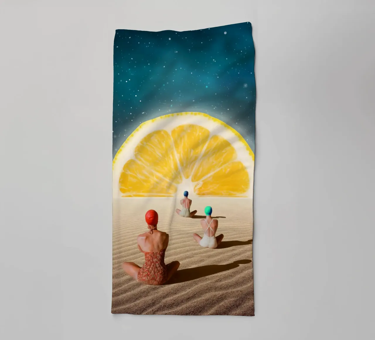 Méditation au clair de lune dans le désert serviette de bain de Urban Art Draw