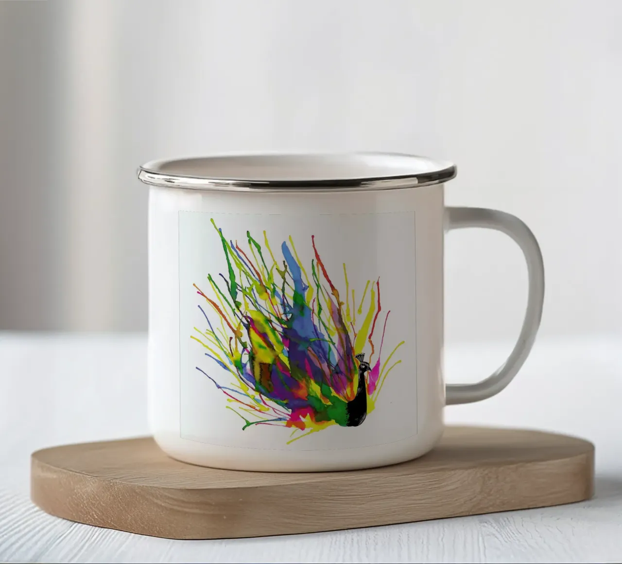 Colorful Peacock tazza in smalto da Tobe Fonseca