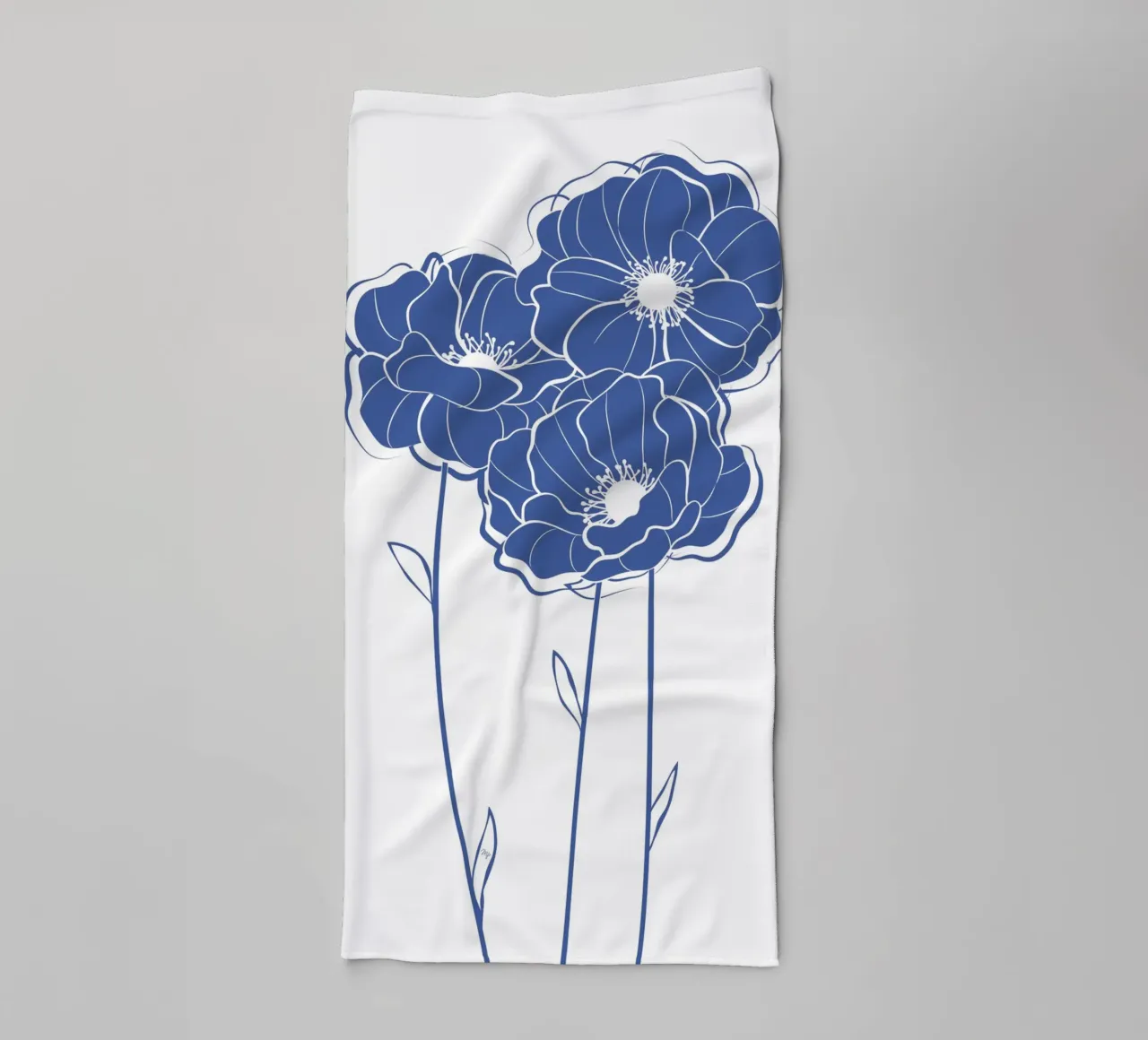 Blauer Mohn Blumen Handtuch von Martina