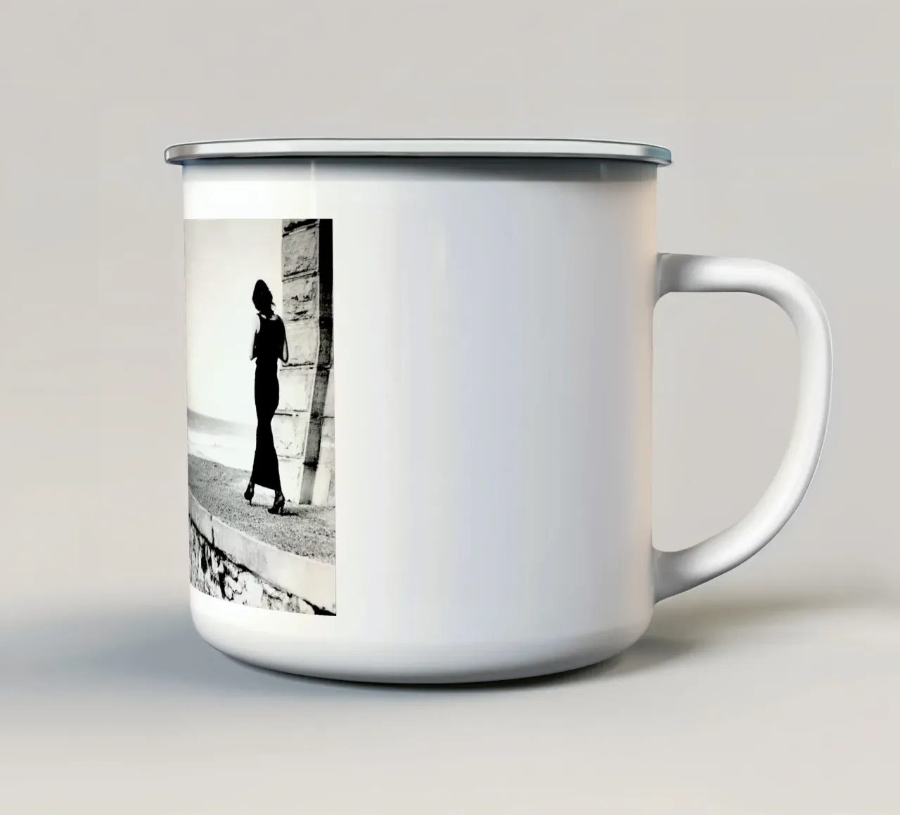 Ladylike tazza in smalto da Sophie Etchart