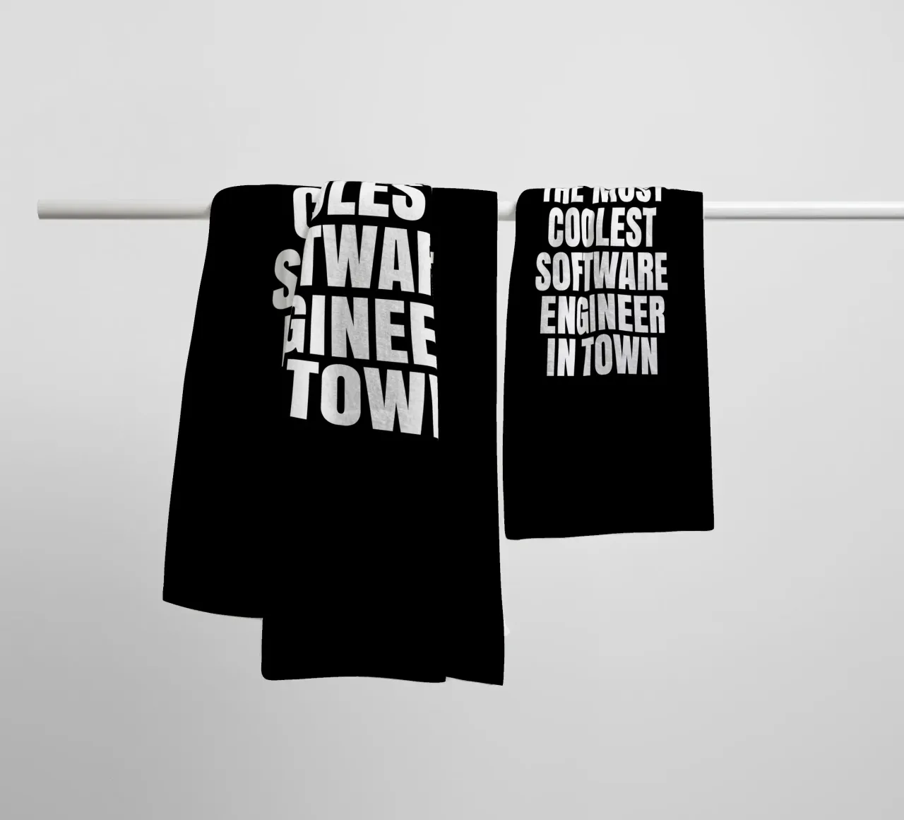 The most coolest software engineer in town asciugamano da bagno da happieeagle