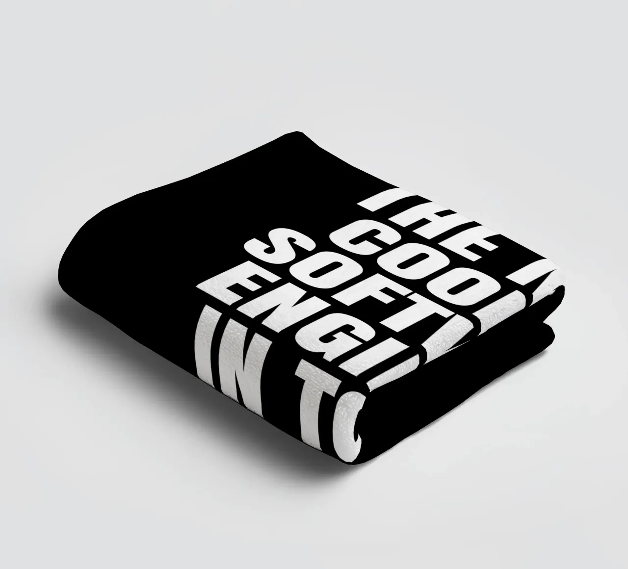 The most coolest software engineer in town asciugamano da bagno da happieeagle