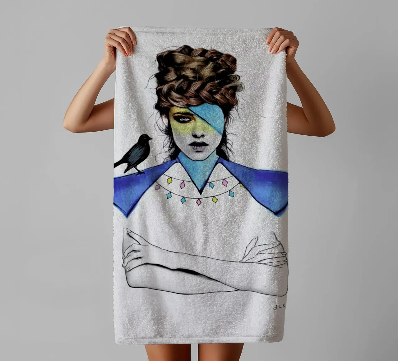 Blue Girl Black Bird toalla de baño de Jenny Liz Rome