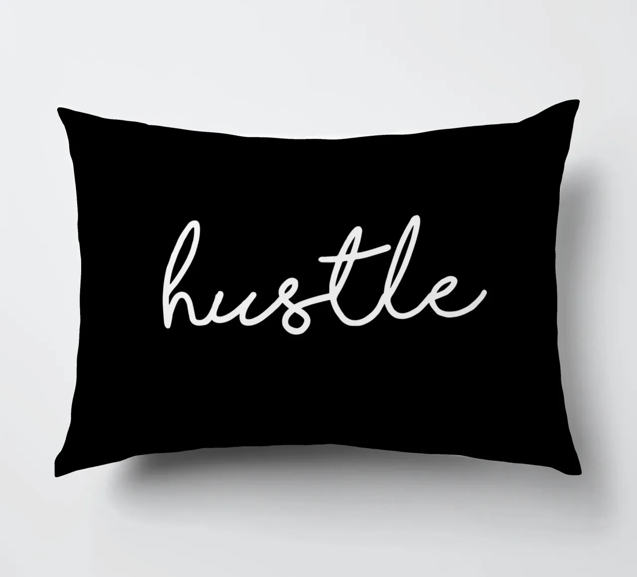 Hustle typografie ontwerp in zwart-wit monochroom kussen van THE MOTIVATED TYPE